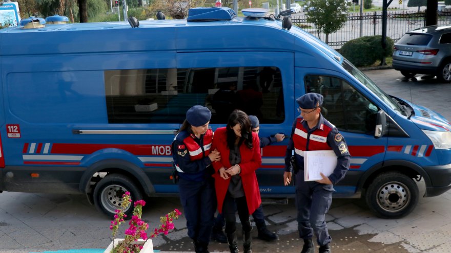 Arkadaşını av tüfeğiyle öldürdüğü öne sürülen kadın tutuklandı