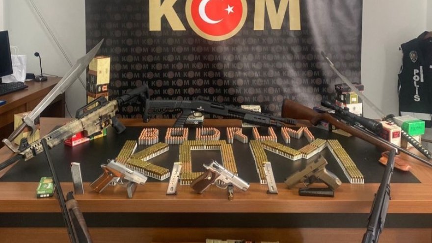 Bireysel silahlanma ve suç örgütlerine yönelik operasyonda çok miktarda silah ele geçirildi