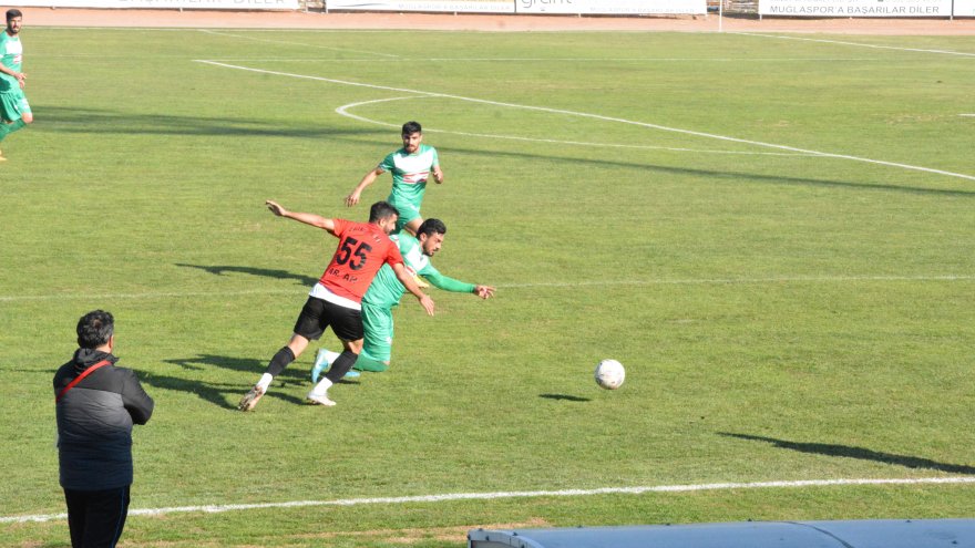 ERMAŞ MUĞLASPOR RAKİBİNİ 4-1 MAĞLUP ETTİ