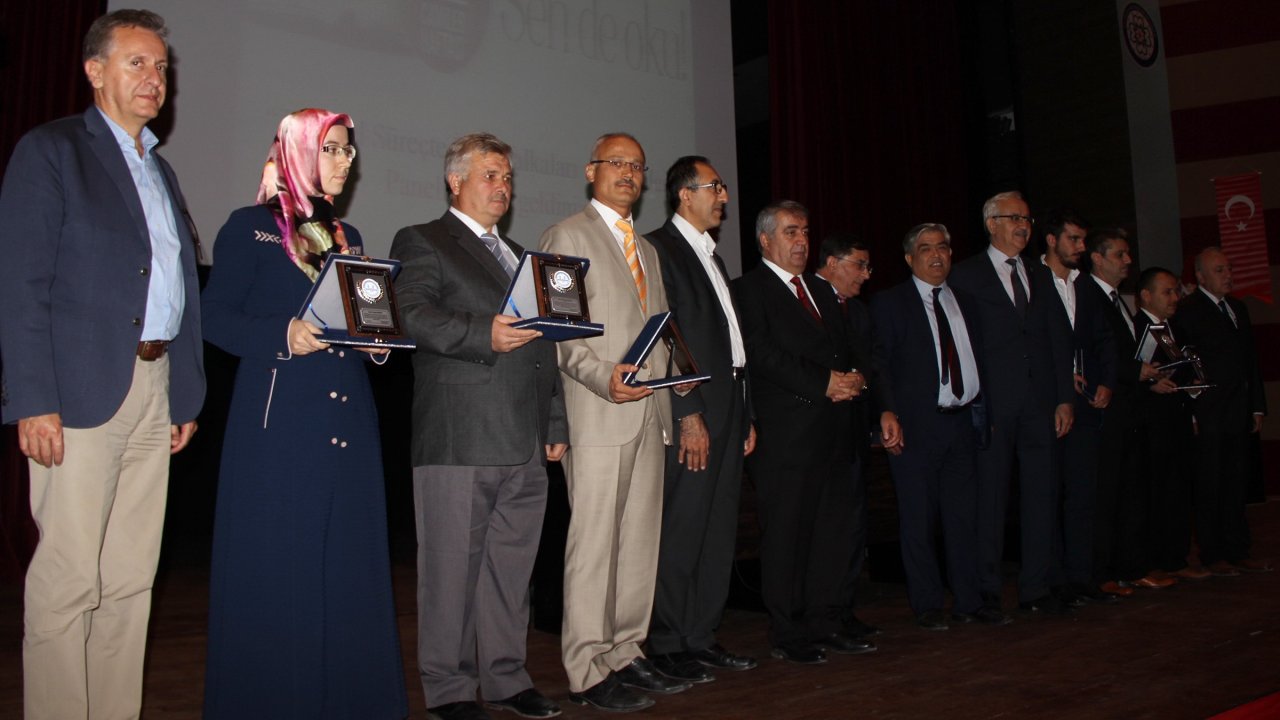 Vali Çiçek: Camiler 24 saat açık kalacak