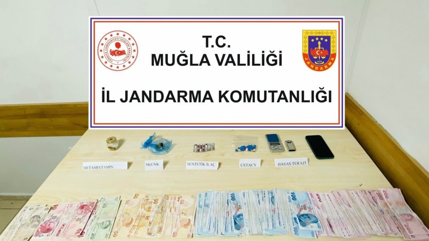 Uyuşturucu ticareti yaptıkları iddiasıyla 2 şüpheli yakalandı