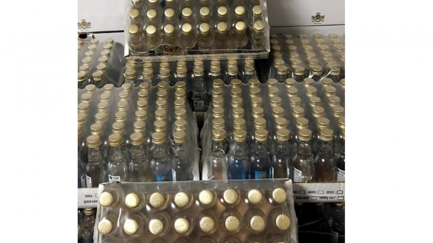 Muğla'da bir araçta 840 şişe kaçak içki ele geçirildi