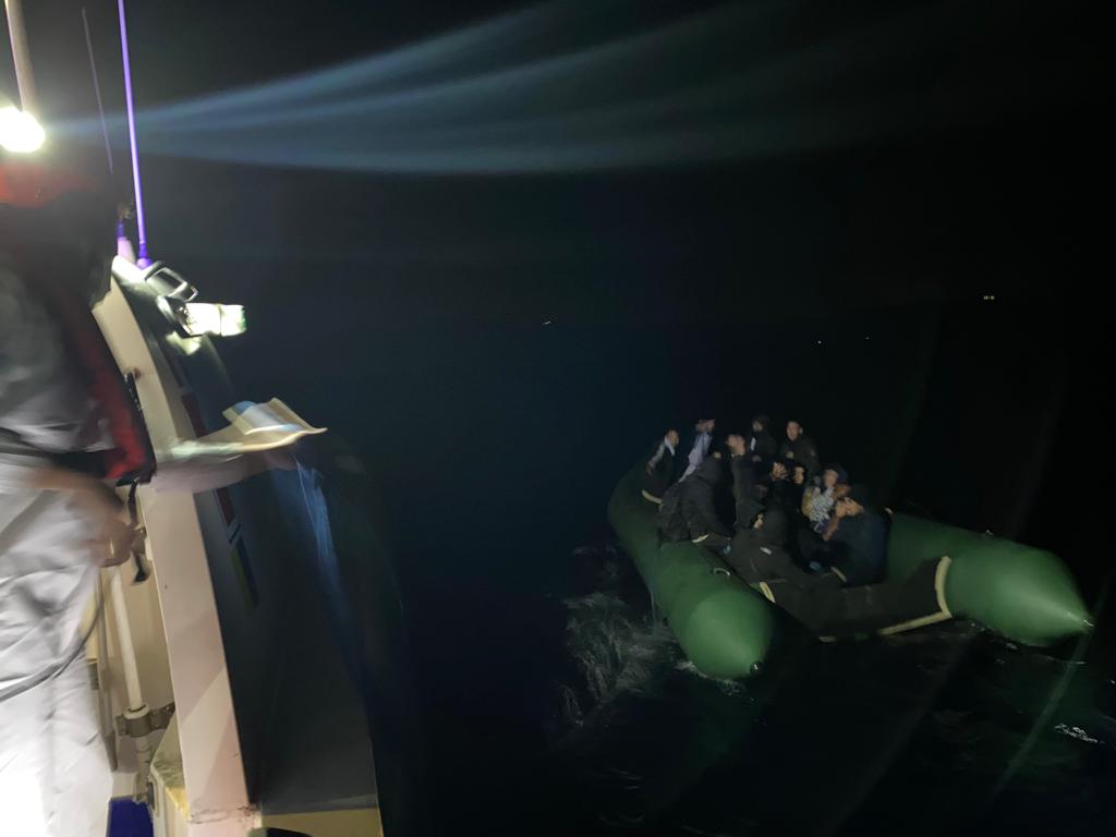 33 düzensiz göçmen kurtarıldı