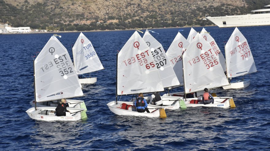 Bodrum'da yelkenciler 