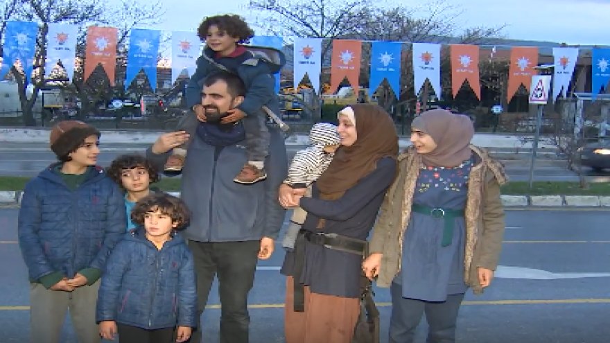 Fransa'dan Cumhurbaşkanı Erdoğan için geldiler, Muğla mitingini ön sıradan izlediler