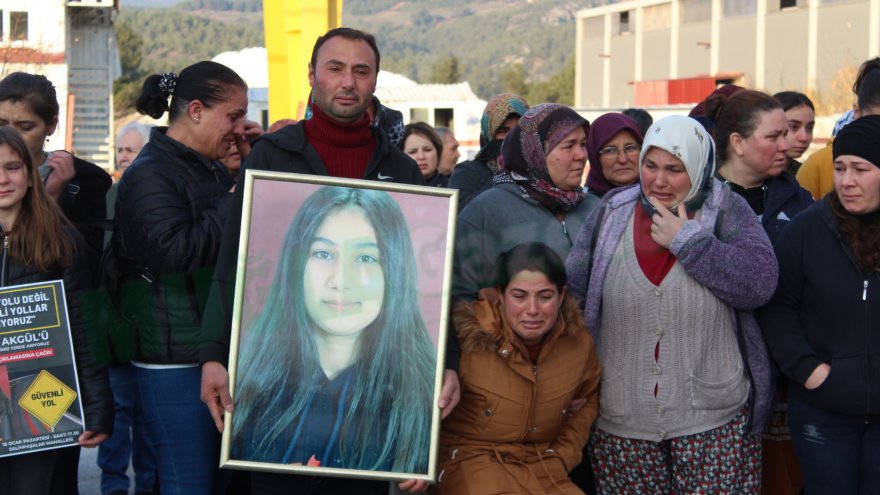 Liseli Sıla’nın can verdiği yolda “güvenli yollar istiyoruz” eylemi yapıldı