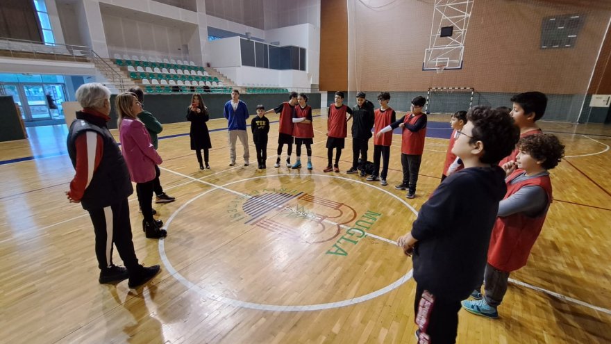 SPOR SEVDALISI AV. BÜTÜNER’DEN GENÇ SPORCULARA DESTEK