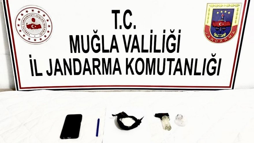 Sigorta paneline zula edilmiş uyuşturucu madde ele geçirildi