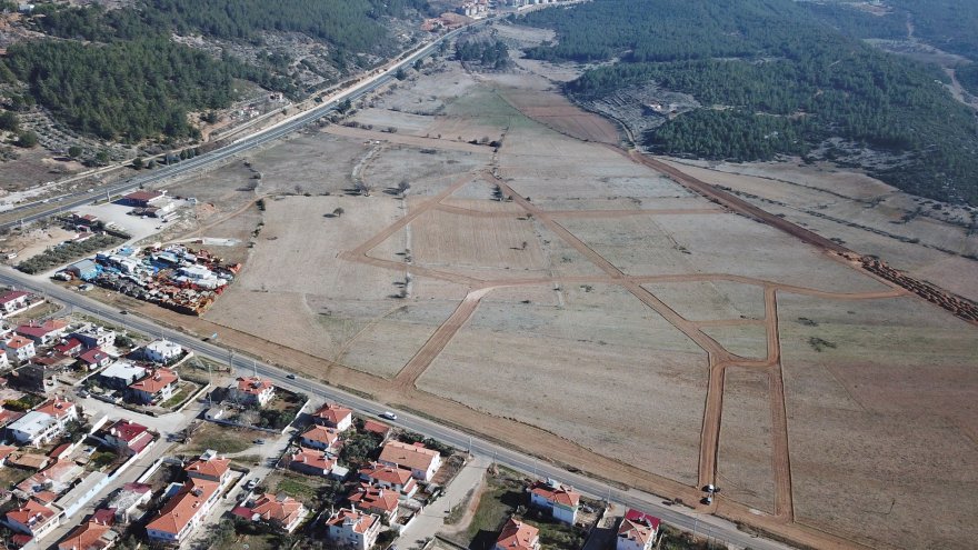 AKÇAOVA YENİ KENTSEL ALANDA ALT YAPI ÇALIŞMALARI BAŞLADI