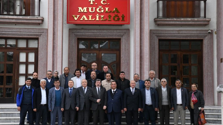 VALİ TAVLI MUHTAR DERNEK VE FEDERASYONLARI İLE BİR ARAYA GELDİ