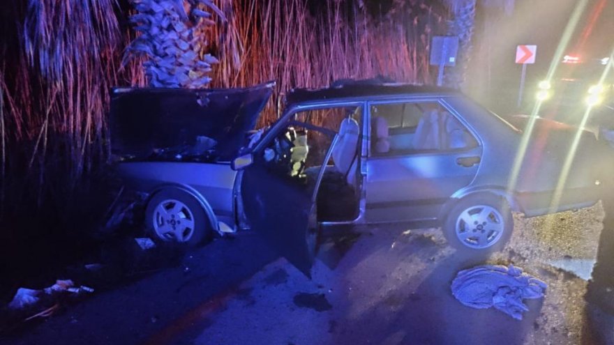 Ağaca çarpan otomobildeki 1 kişi öldü, 1 kişi yaralandı