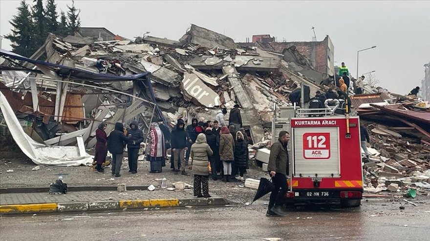 SON DAKİKA\\ AFAD: Can kaybı 1498 oldu