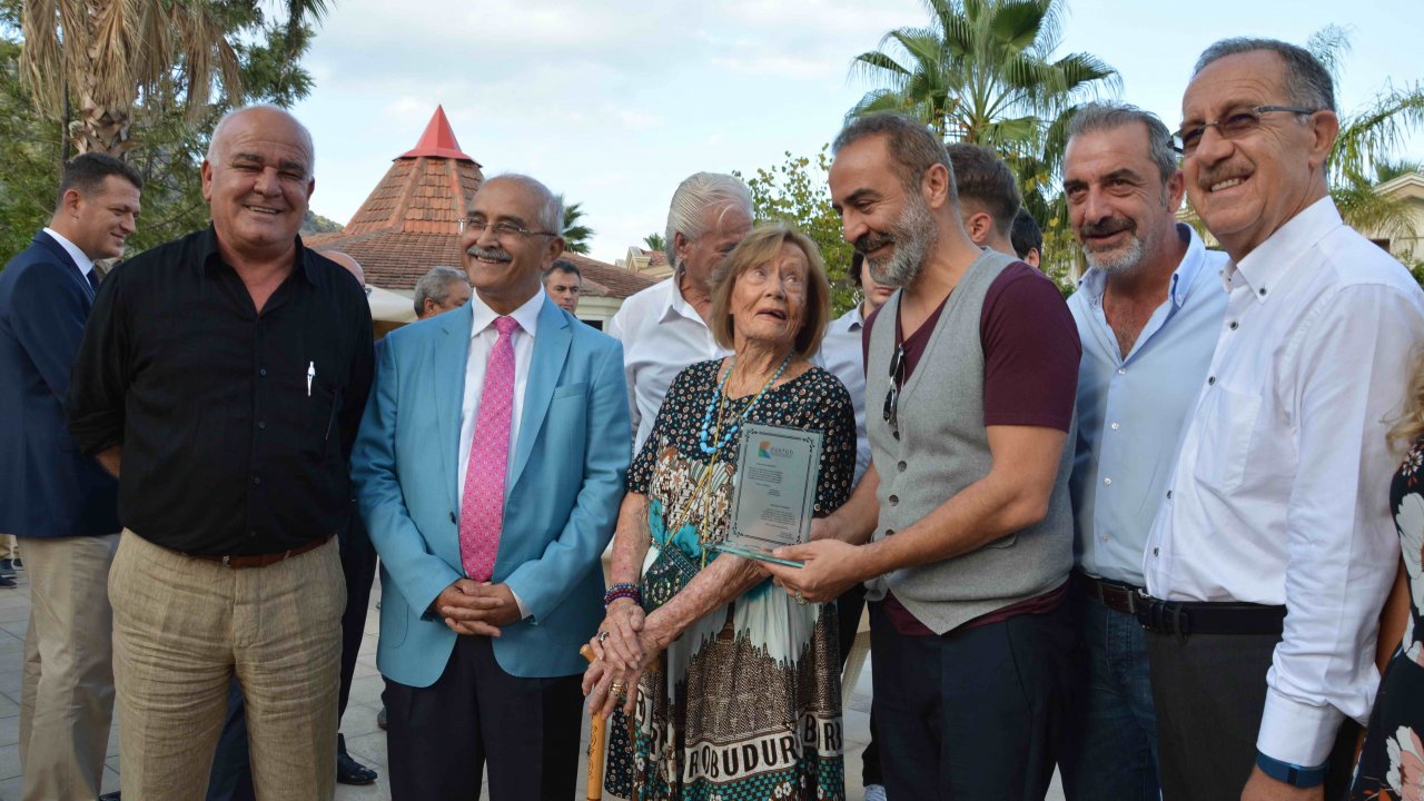 Yılmaz Erdoğan: “Hollywood'da üstüne para verip oynarlar”