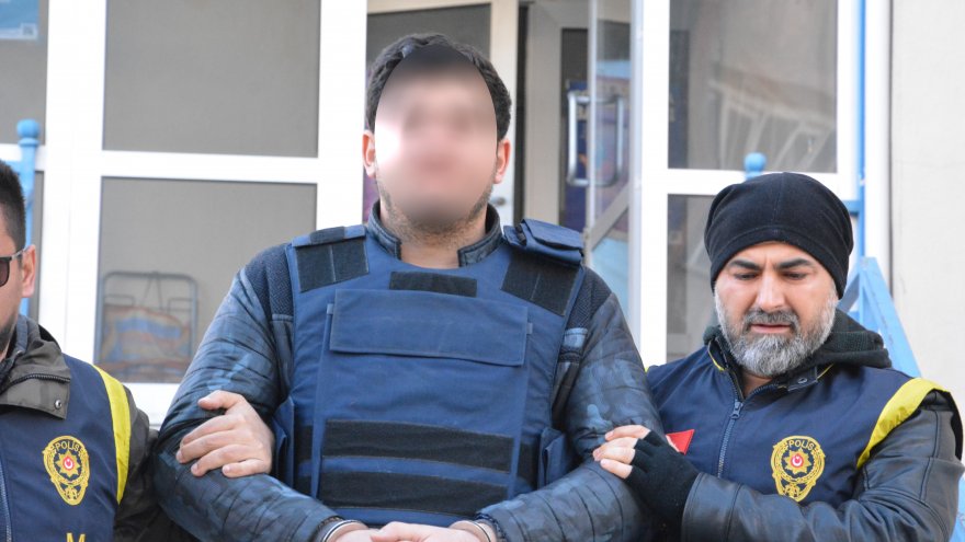 1 KİŞİYİ ÖLDÜRÜP 2 KİŞİYİ YARALAYAN KİŞİ YAKALANDI