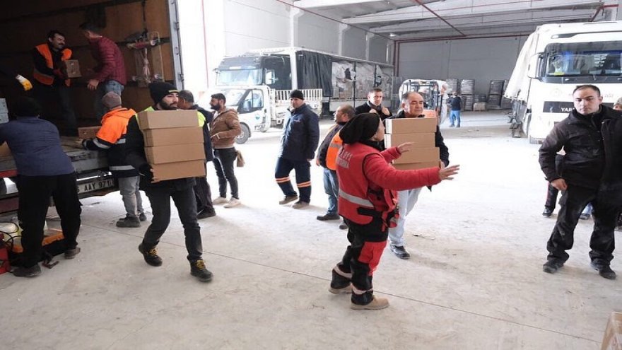 Bodrum halkı deprem bölgesine 105 yardım TIR’ı gönderdi