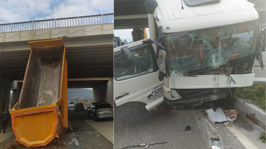 Açılan damperi köprüye çarpan kamyondaki 2 kişi yaralandı