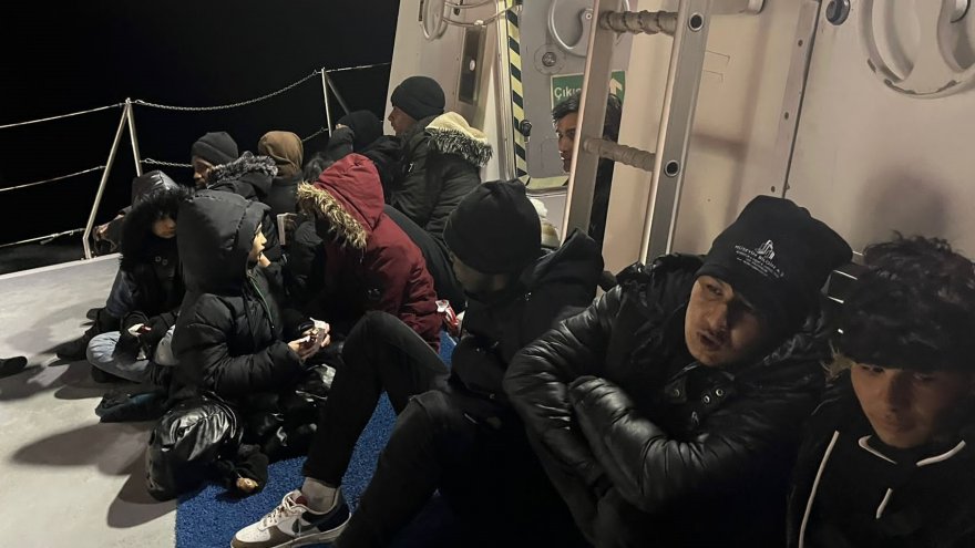 16 düzensiz göçmen yakalandı, 17 düzensiz göçmen kurtarıldı