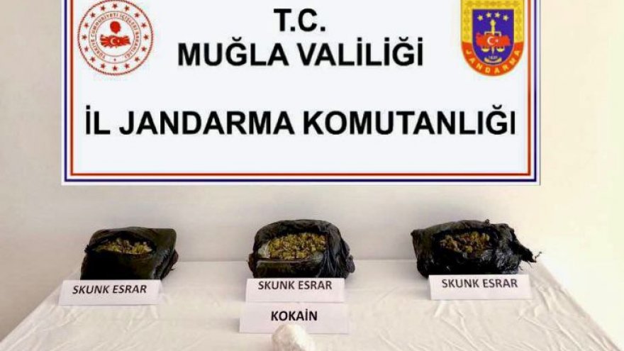 Uyuşturucu şüphelisi terminalde yakalandı