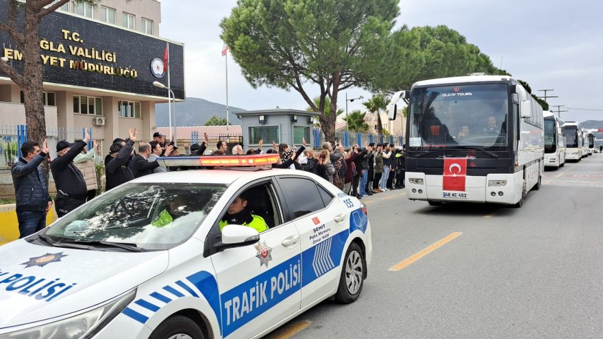İL EMNİYET PERSONELLERİ DEPREM BÖLGESİNDE YARALARI SARACAK