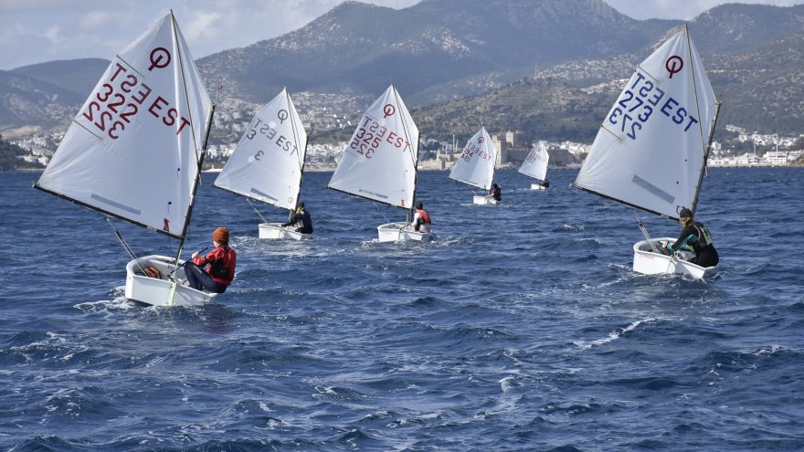 Estonyalı yelkenciler Bodrum'da kamp yapıyor