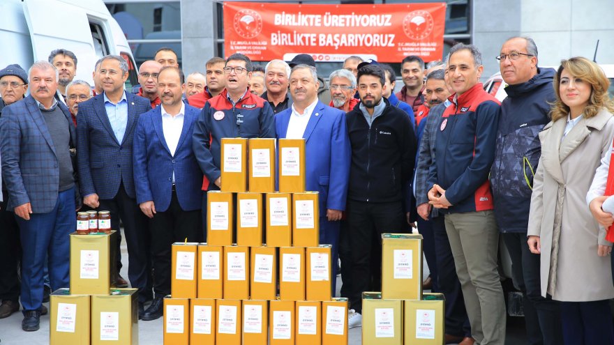 Muğlalı çiftçilerin bağışladığı çam balı, zeytinyağı, et ve süt ürünleri depremzedelere ulaştırılacak