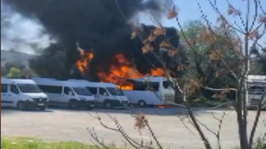 ÖĞRENCİ SERVİSİ ALEV ALDI