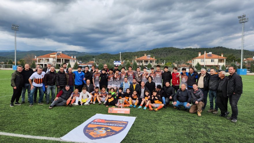 Saburhane Gençlik Spor U-14'te il şampiyonu oldu
