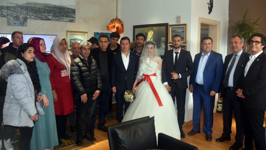 Depremzede çift, Bodrum'da evlendi