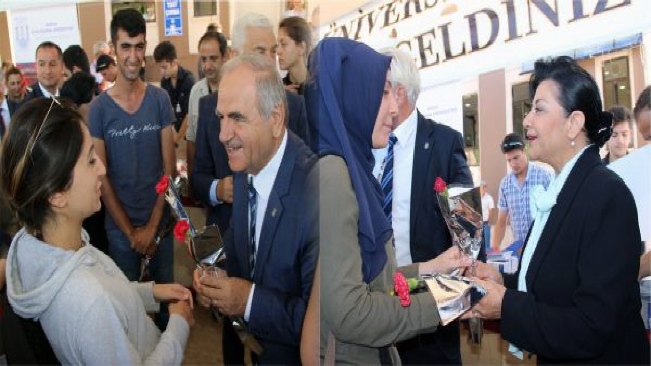 Muğla protokolü öğrencileri karşıladı