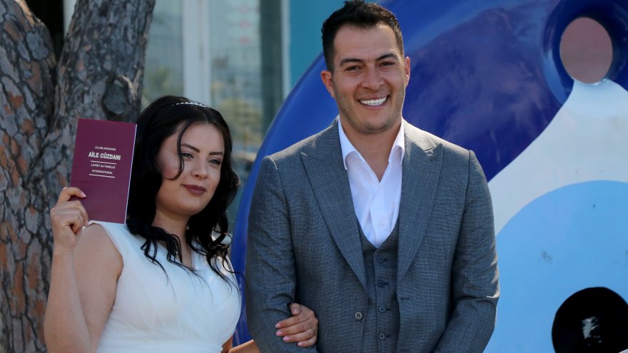 Depremzede çift, Fethiye'de evlendi