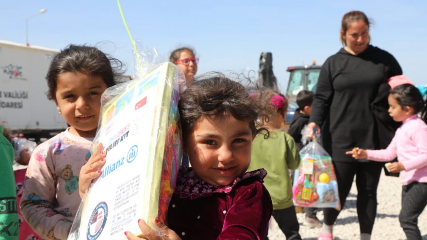 Bodrum’dan deprem bölgesine çamaşırhane ve kütüphane hizmeti