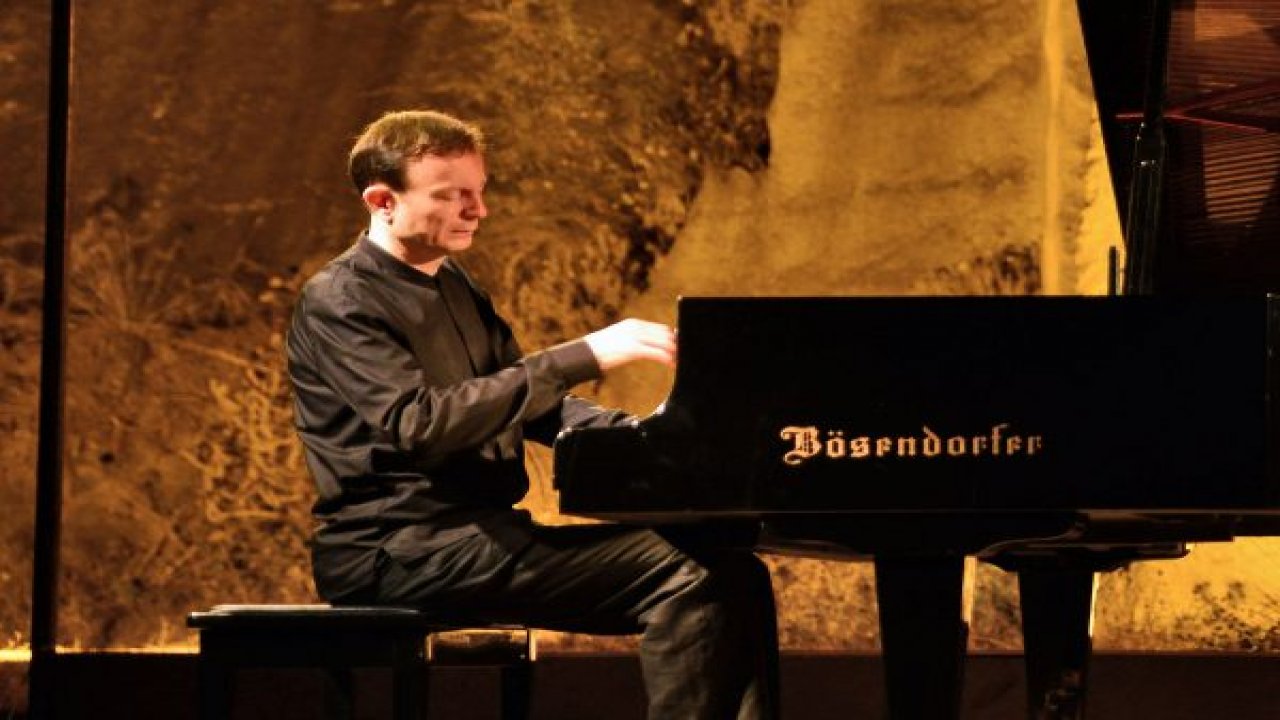 Piyanonun dev ismi Gümüşlük’e geliyor