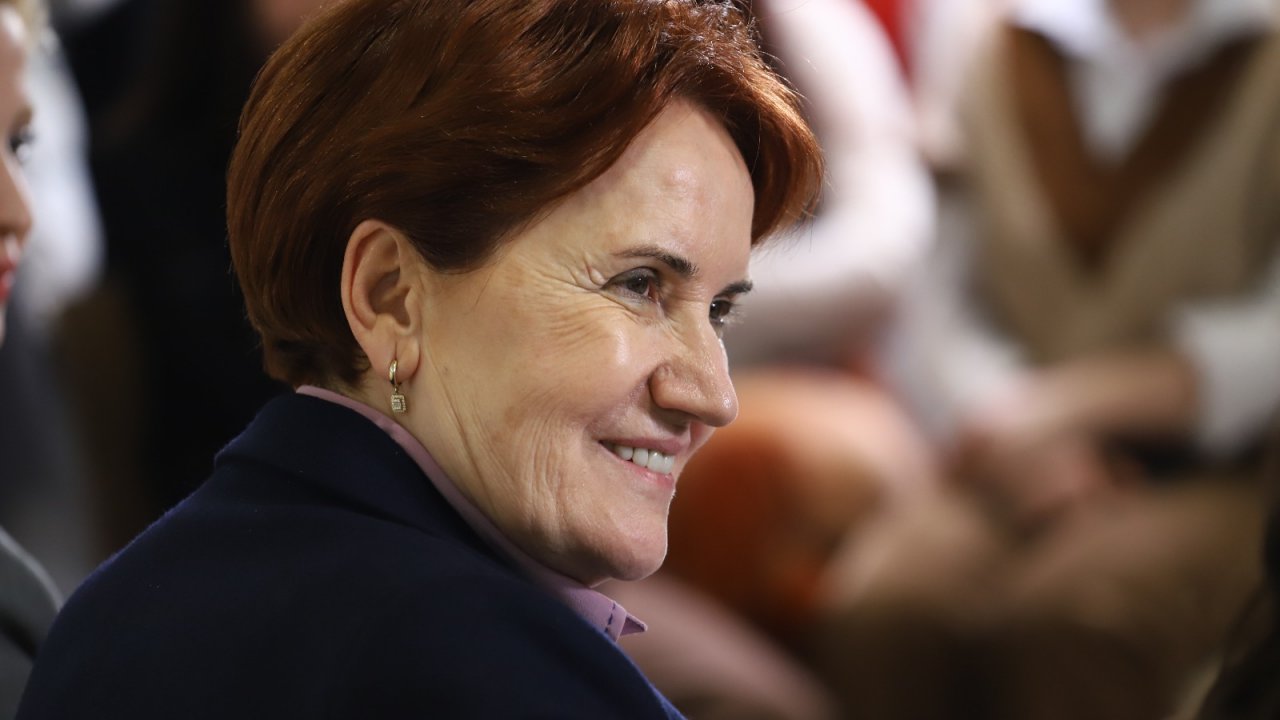 İYİ Parti Genel Başkanı Meral Akşener, geçtiğimiz gün öğrencilerle iftar yemeğinde buluştu