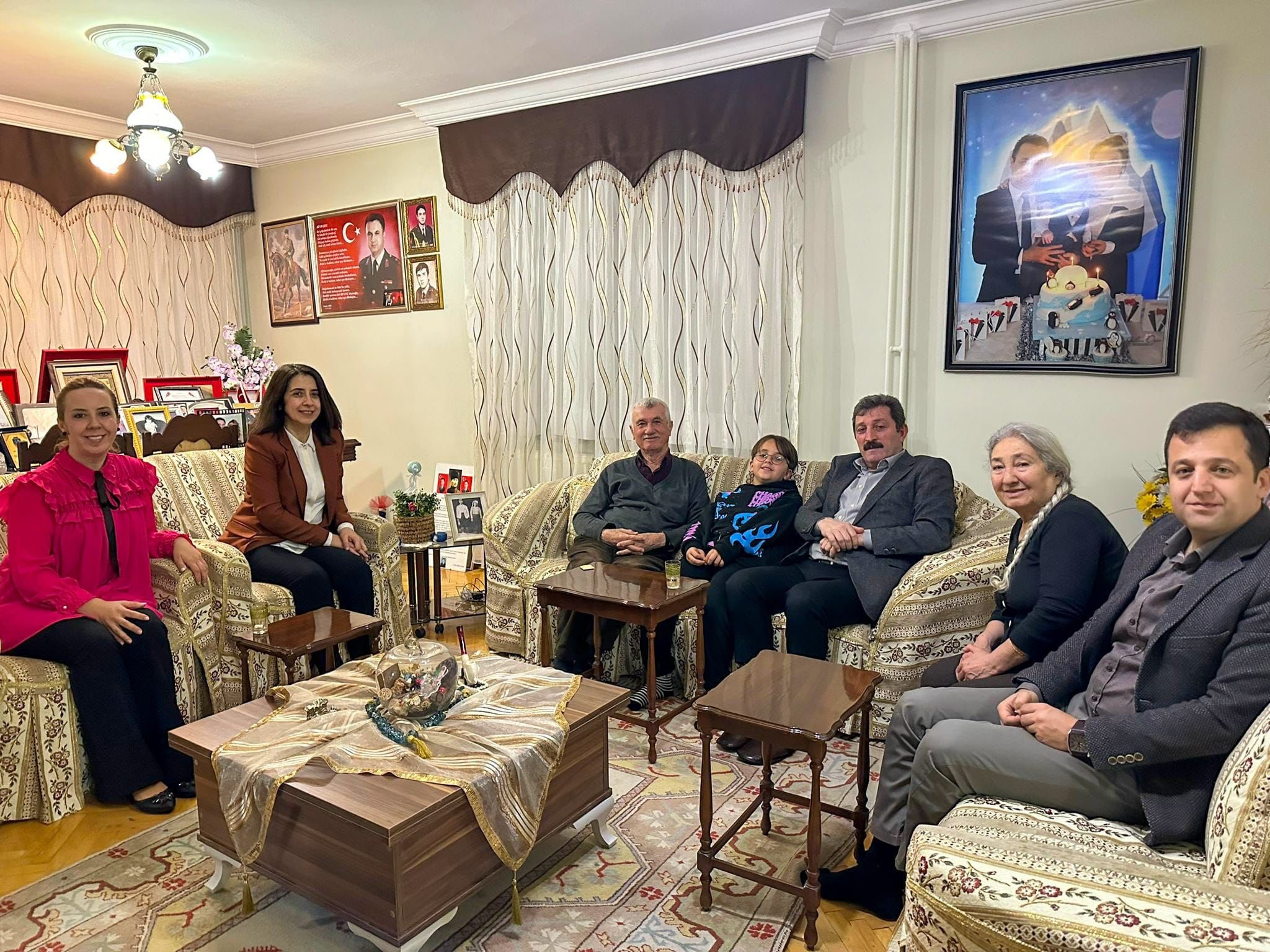 VALİ TAVLI ŞEHİT AİLESİNE MİSAFİR OLDU