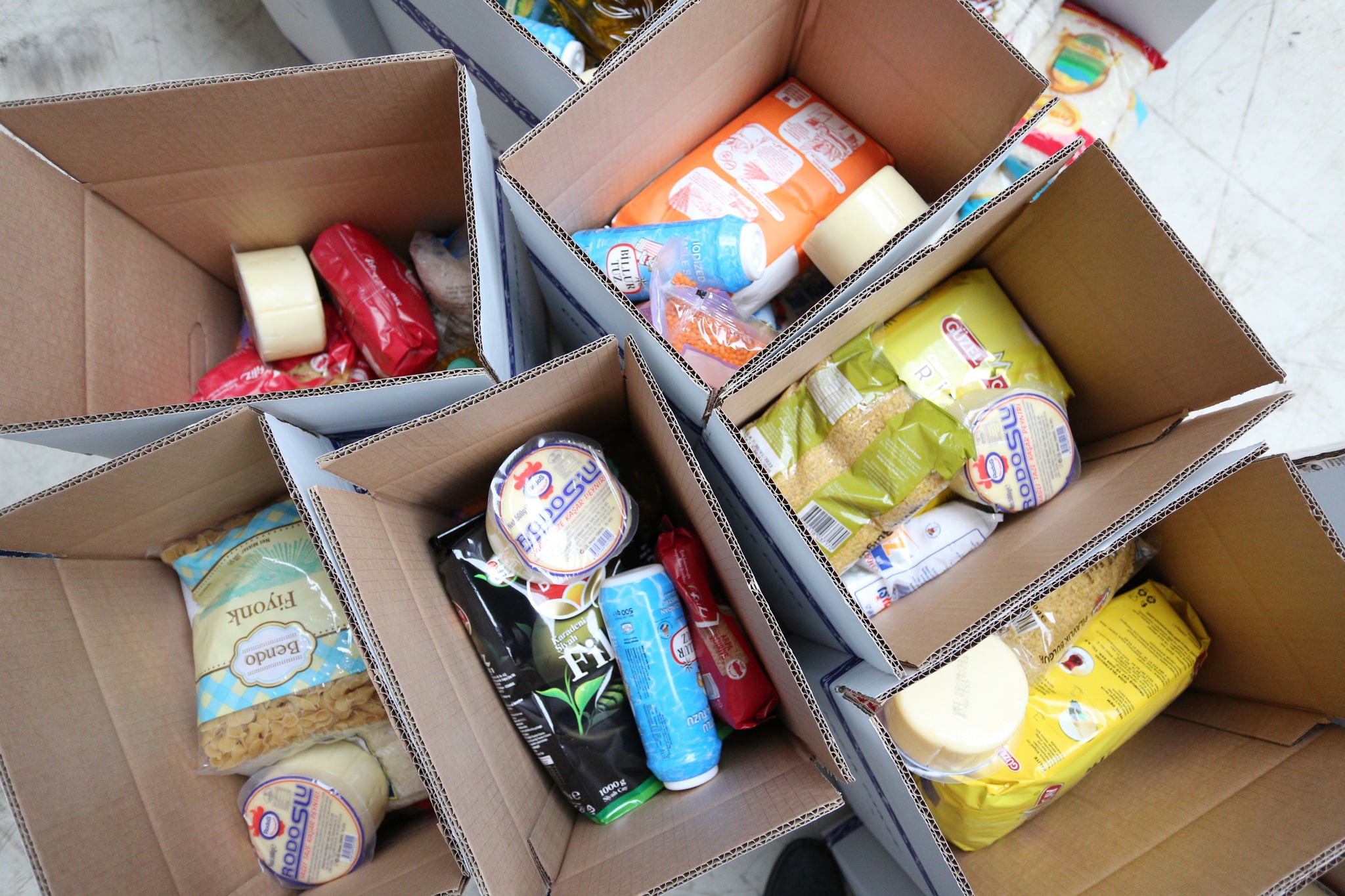 MUĞLA’DAN DEPREM BÖLGESİNE GIDA KOLİSİ GÖNDERİLDİ