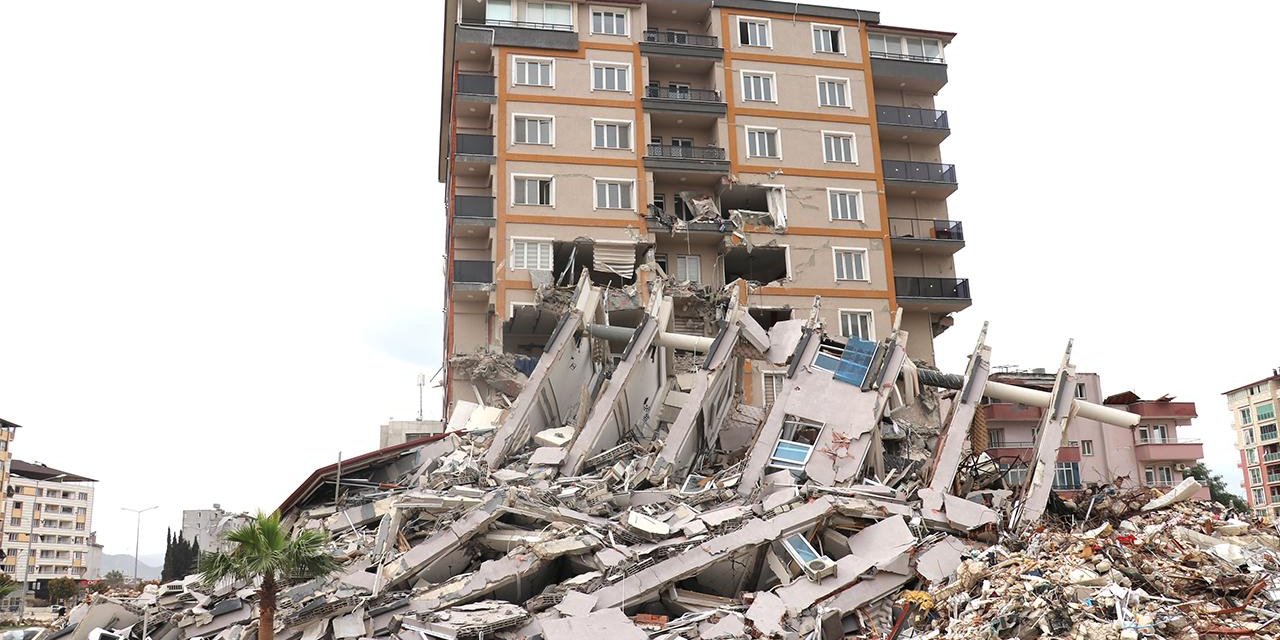 Enkaz altındakileri arayarak kandıran sanığın 7 yıl 7 aya kadar hapsi istendi