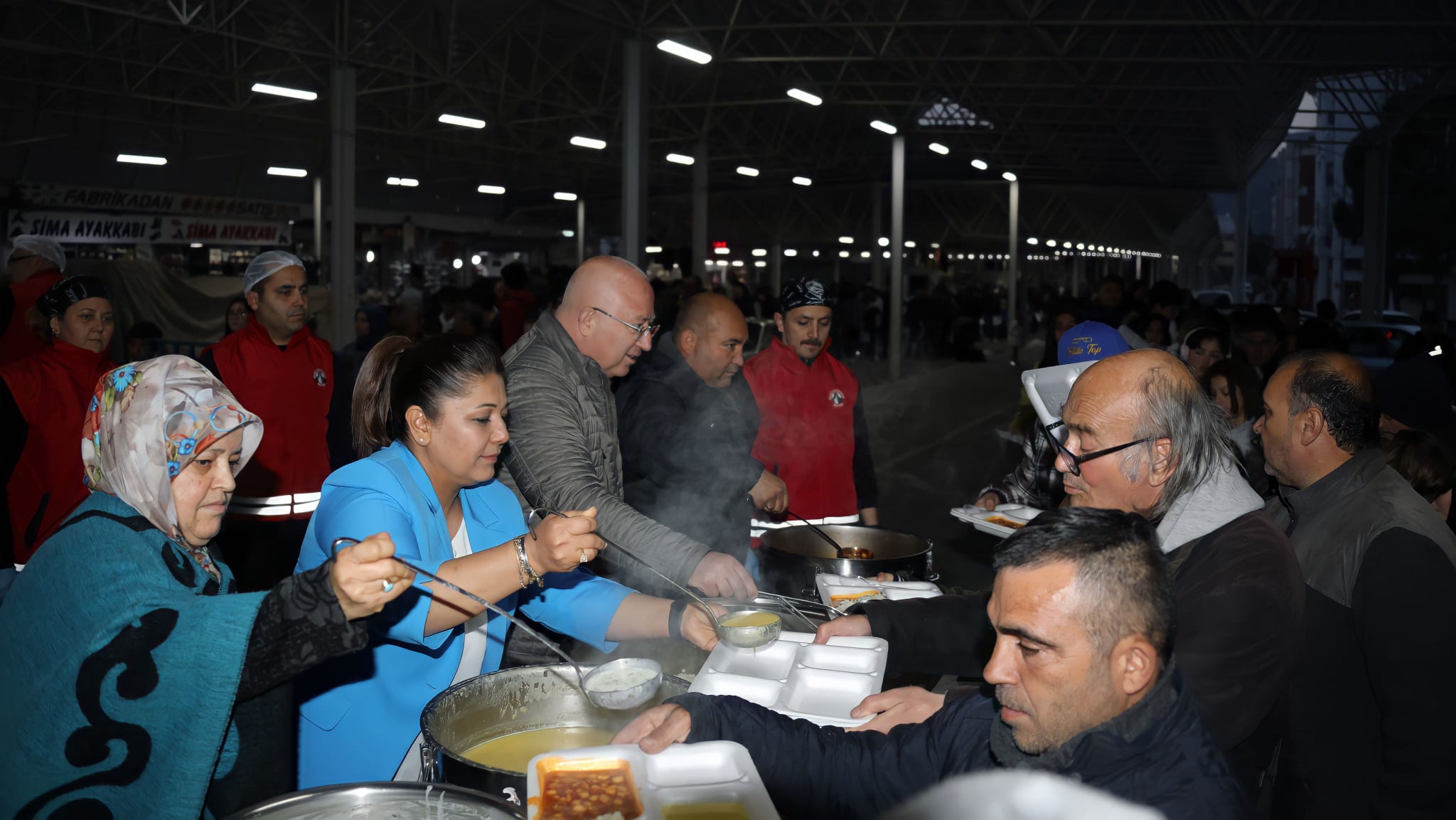 GÖÇER AİLESİ İFTAR GELENEĞİNİ BU YIL DA DEVAM ETTİRDİ