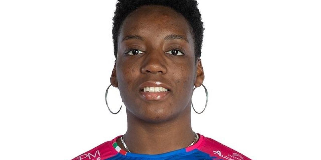 İstanbul'da ölen İtalyan voleybolcu Julia Ituma'nın naaşı ülkesine getirildi