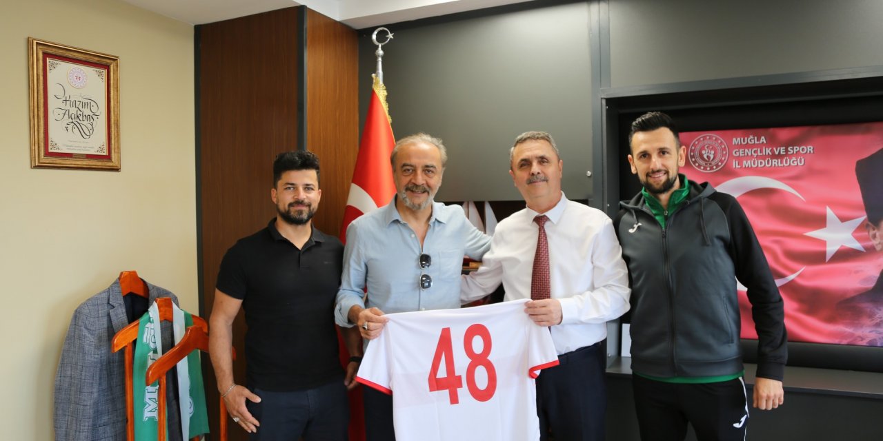 ÜNLÜ OYUNCU YILMAZ ERDOĞAN’DAN İL MÜDÜRÜ AÇIKBAŞ’A ZİYARET