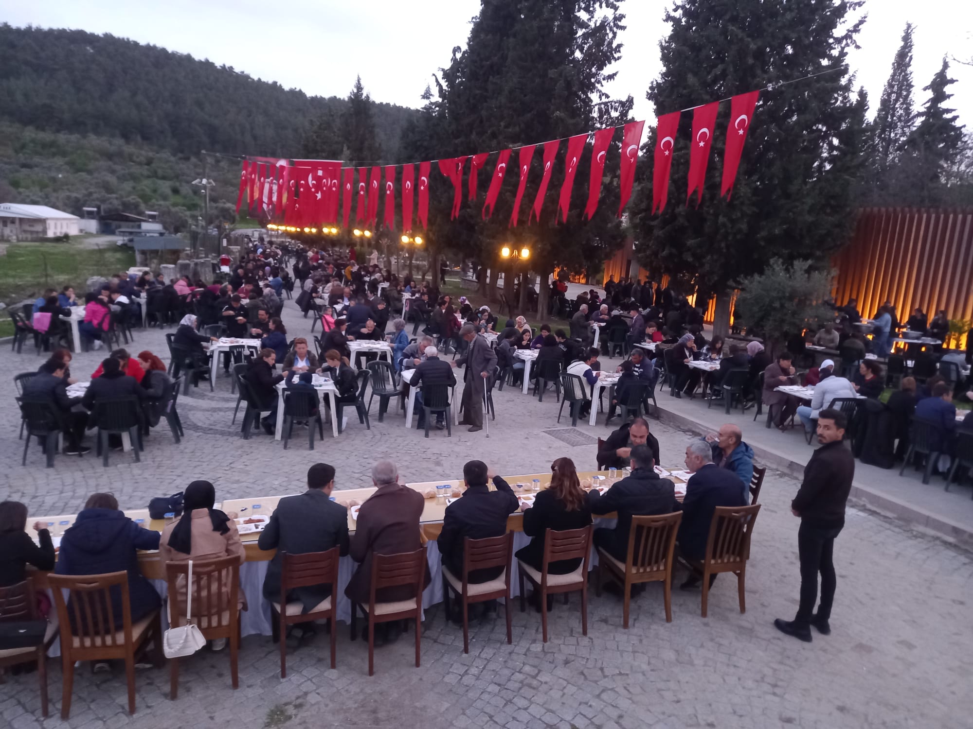 STRATONİKEİA ANTİK KENTTE İFTAR YEMEĞİ VERİLDİ