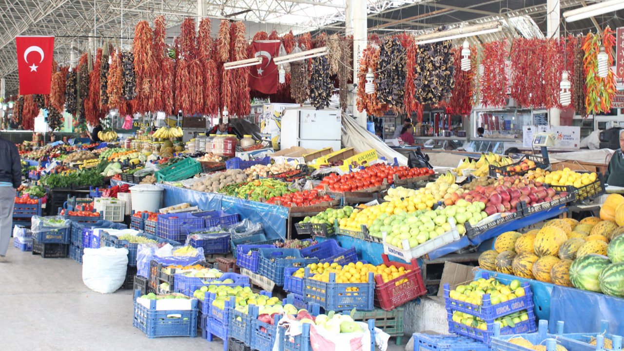 Pazar fiyatları el yakıyor