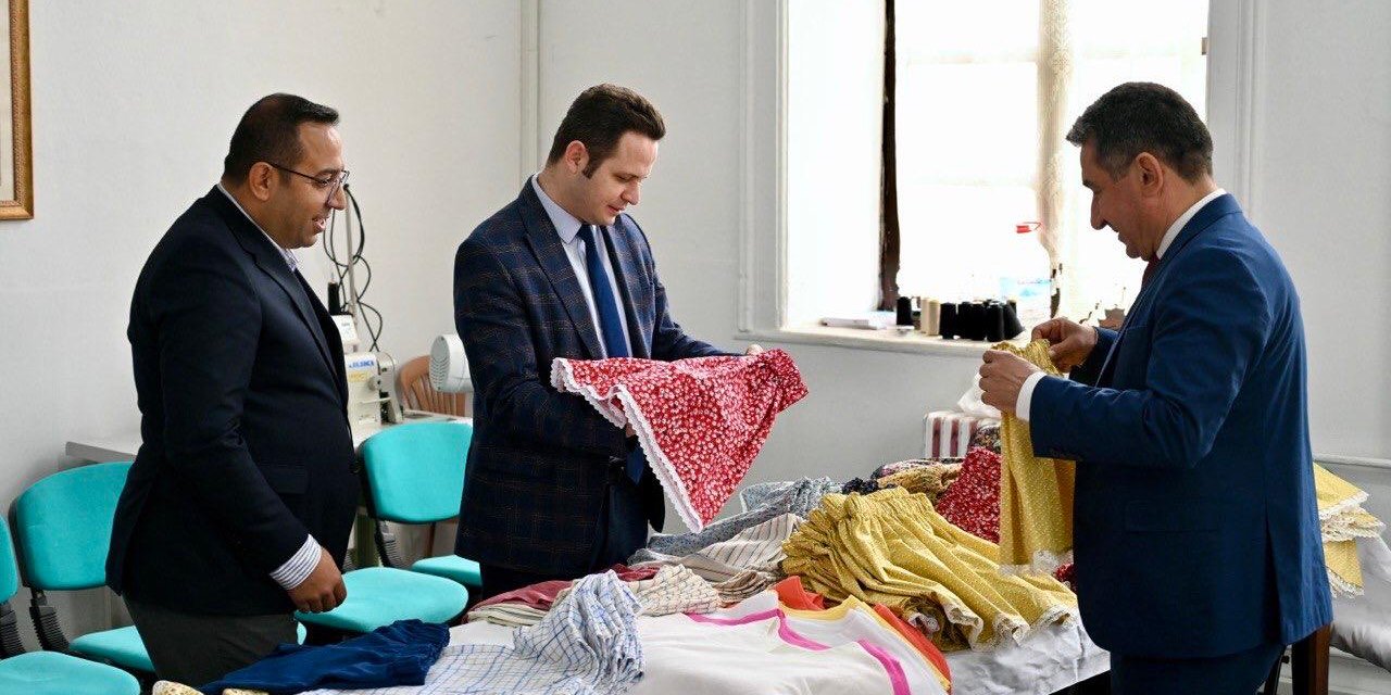 MUĞLA OLGUNLAŞMA ENSTİTÜSÜNDEN DEPREMZEDE ÇOCUKLARA BAYRAMLIKLAR