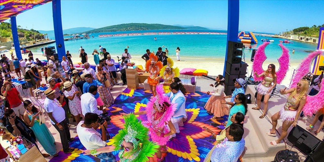 Bodrum renkli Hint düğünlerine ev sahipliği yapıyor