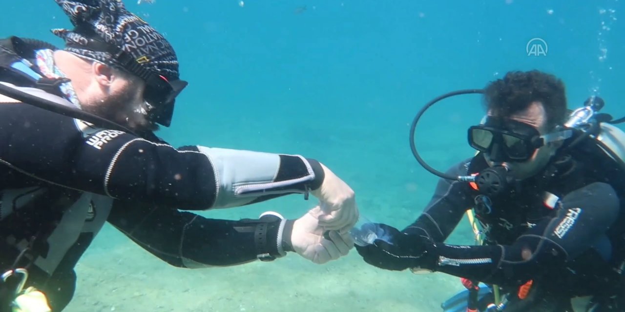 Fethiye'de dalgıçlar su altında bayramlaştı