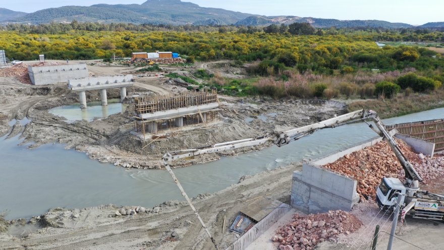 Muğla ile Antalya'yı birleştirecek Patara Köprüsü'nün nisanda bitirilmesi planlanıyor
