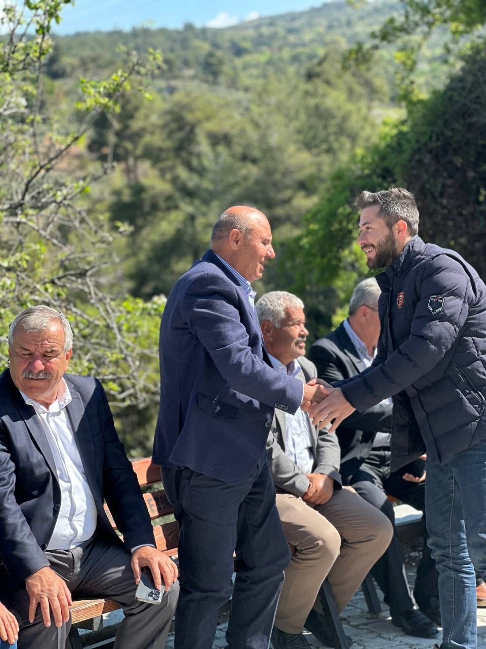 AK PARTİ MİLLETVEKİLİ ADAYI OTGÖZ, SEYDİKEMER’DE VATANDAŞLARIN BAYRAMINI KUTLADI