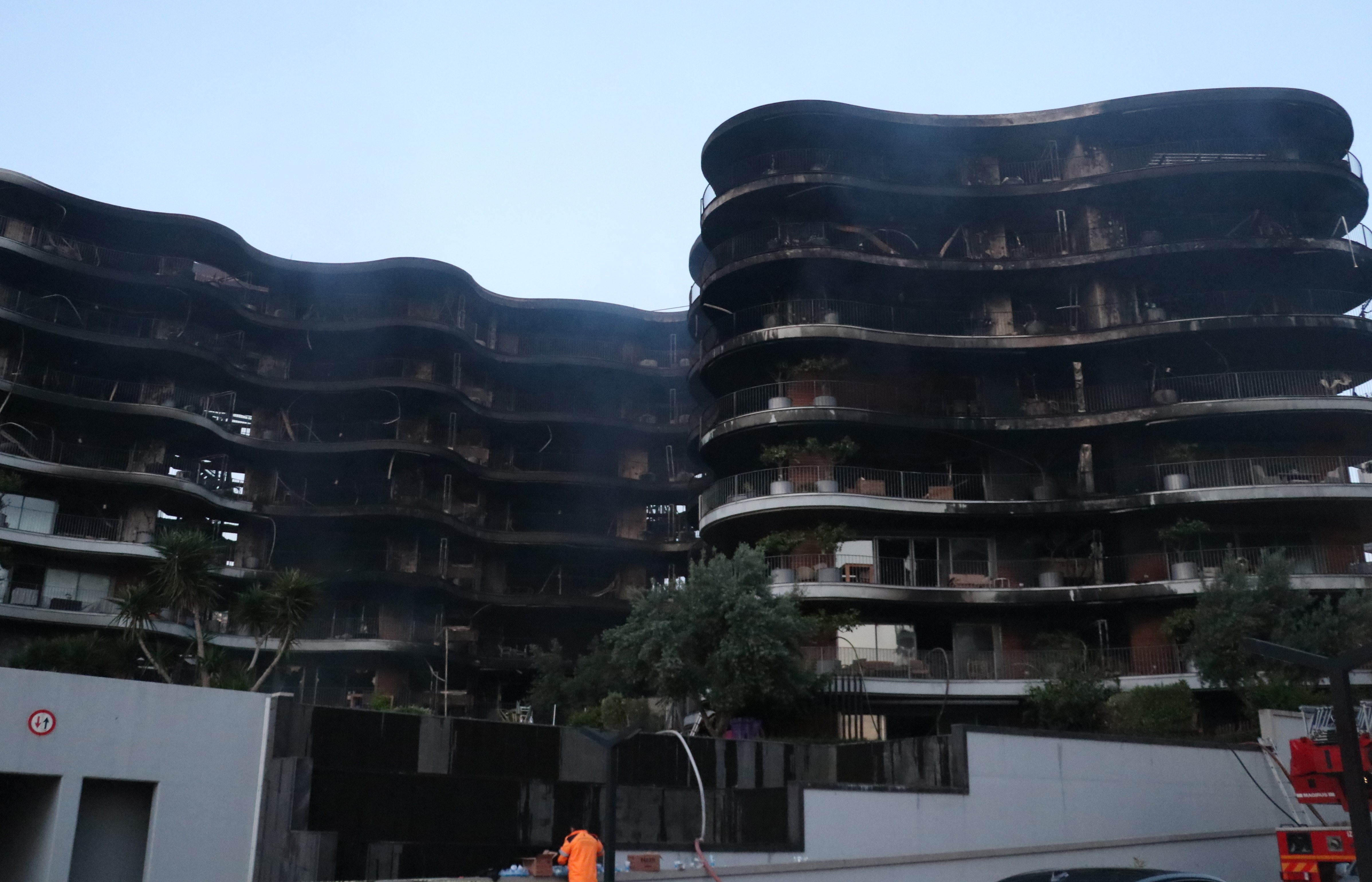 LÜKS SİTE KÜL OLDU