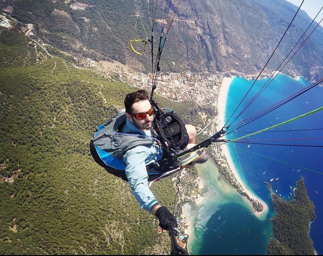 Milli paraşütçü Orkut Baysal, Fethiye'de yamaç paraşütü kazasında hayatını kaybetti