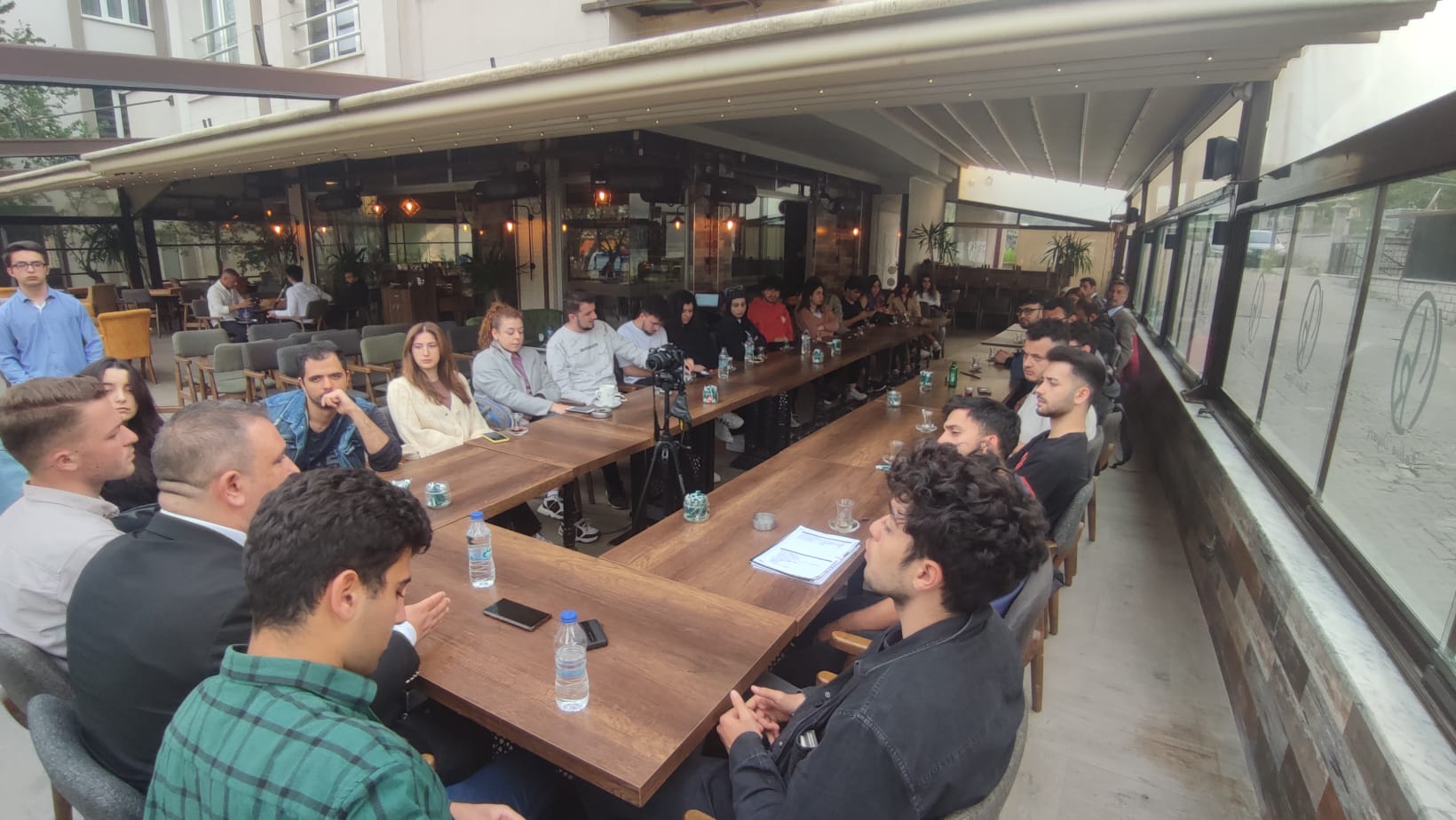 Vatan Partisi milletvekili adayları üniversite gençliği ile buluştu