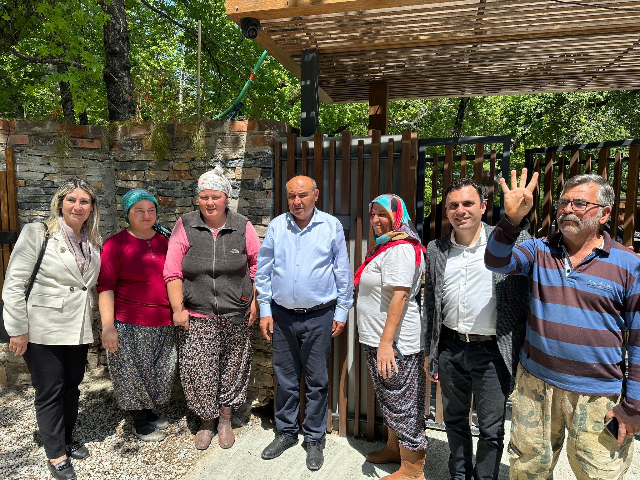 Milletvekili Adayı Yakup Otgöz, üretici ve tüccarları ziyaret etti